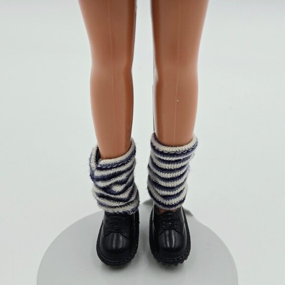 Skipper Denim Dress Outfit Vest Leg Warmers Shoes Barbie Doll Mattel 14381 14385 - Picture 4 of 14